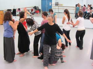 「癒やし」効果に注目、医療現場で広がるダンスセラピー