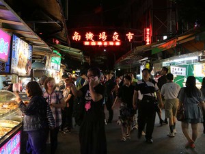 ミシュラン番外編に選ばれ、活気づく台湾名物「夜市」