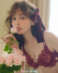 加藤ナナさんが起用された「PEACH JOHN」の新作コレクション「60‘s VINTAGE COLLECTION」のビジュアル
