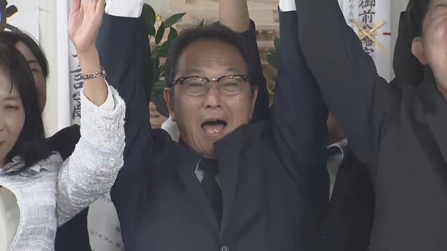 玉野市長選で再選した柴田義朗さん　柴田さんの選挙事務所　玉野市宇野　20日