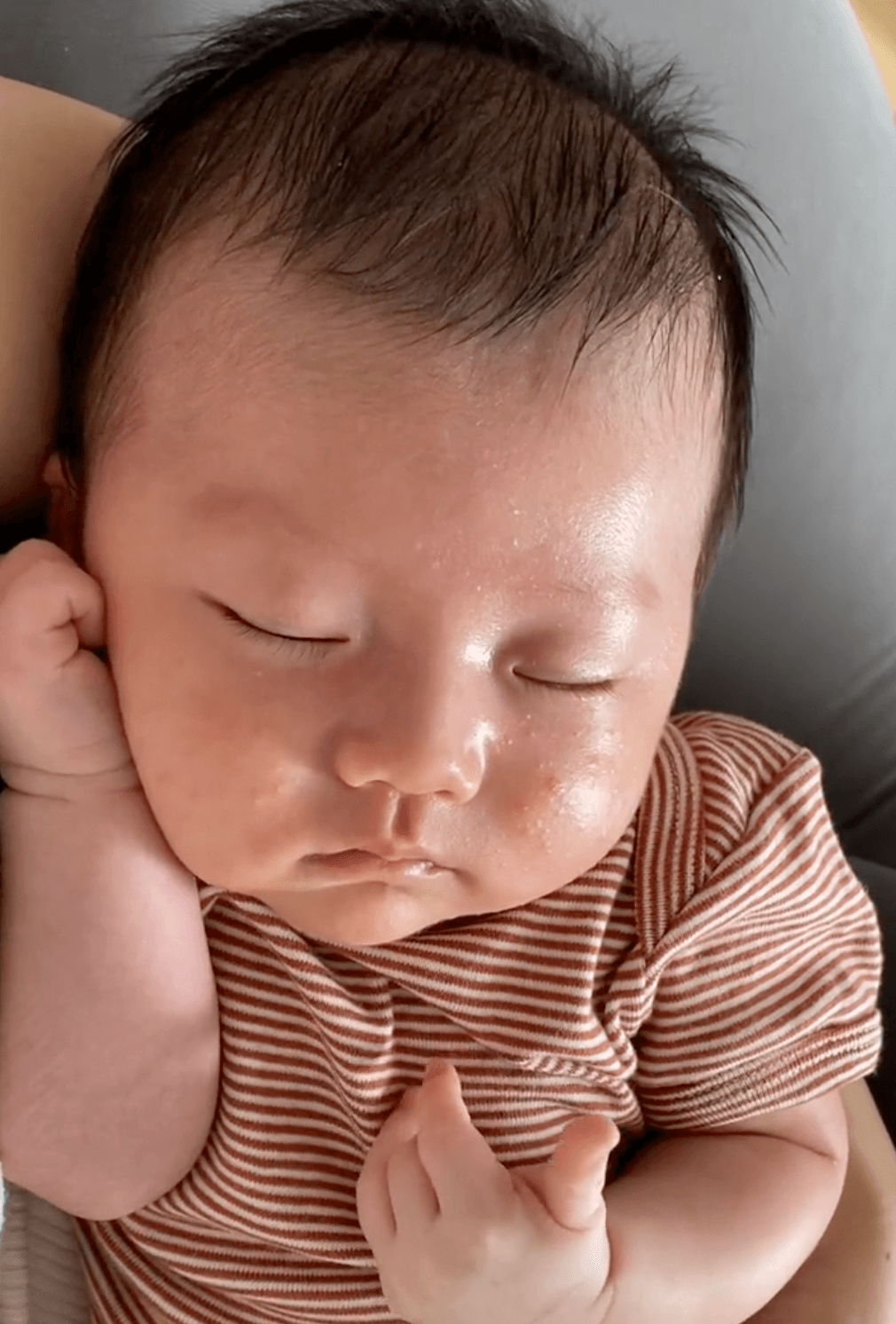 生後1カ月の頃の息子さん（提供：@m.mhaoさん）