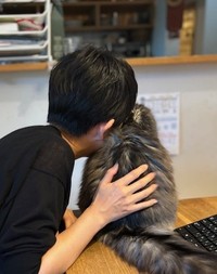 亡くなるひと月前。最期まで仕事の邪魔をしてきたけれども、それが愛おしい。悲しくて寂しくて泣いてしまった。