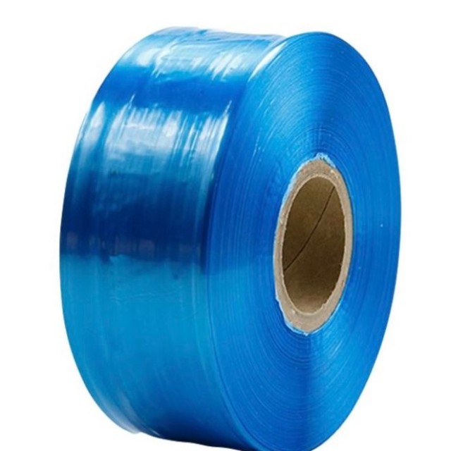 ビニール紐がドレスに！（提供：RITENUTObytacさん）