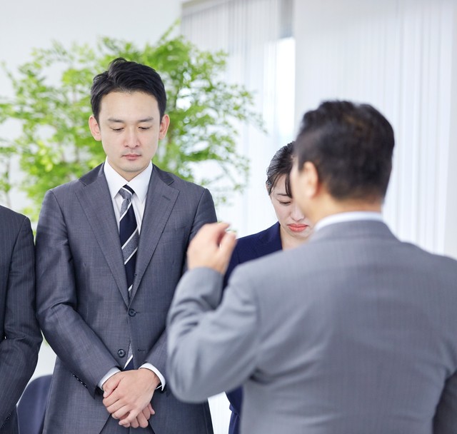 裁量労働制なのに朝礼は絶対参加？　※画像はイメージです（siro46/stock.adobe.com）