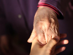 私がネイルをしないのは、働き者の祖母のしわくちゃな手に憧れたから