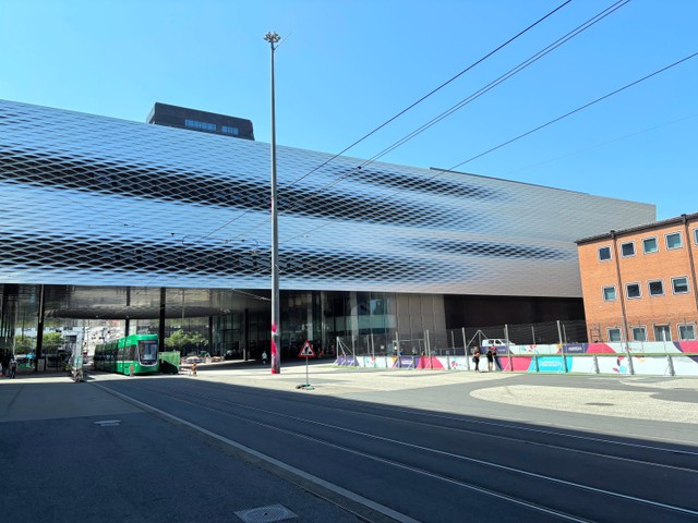 「欲望の街」の夢の跡　世界最大の時計見本市だったバーゼルワールド