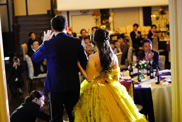 バラをモチーフにしたヘアセットを披露/yumyさん（@jaekmilerr）提供