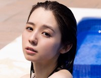 『PARADE』2026年10月号裏表紙に登場した小池里奈（撮影／ND CHOW）
