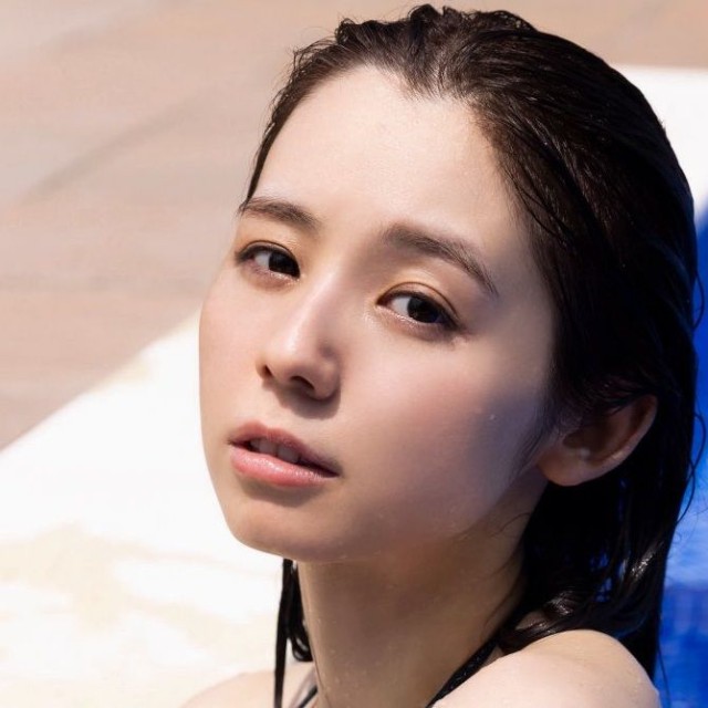 『PARADE』2026年10月号裏表紙に登場した小池里奈（撮影／ND CHOW）
