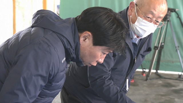 養殖カキの大量死問題で岡山県の伊原木知事が瀬戸内市の漁協を視察