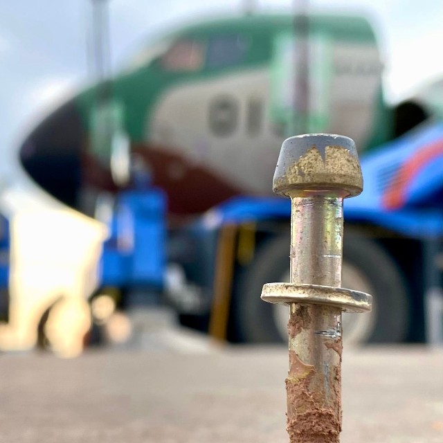 約50年間も前胴部で結合されていたボルトとナット／航空自衛隊入間基地　公式X