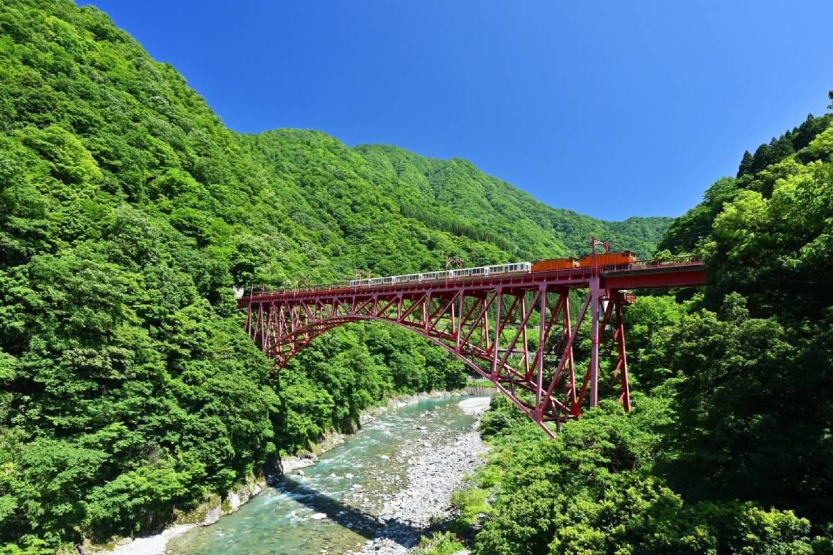 富山・黒部峡谷、秘境猫又駅ルートの魅力