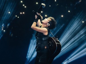 スターから一転「要注意人物」同性愛公表、雨傘運動に参加、逮捕…女性歌手の生き様