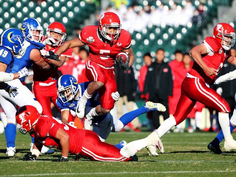 アメフト - 1年生QBが躍動 日本大学フェニックスが関西学院大を下して