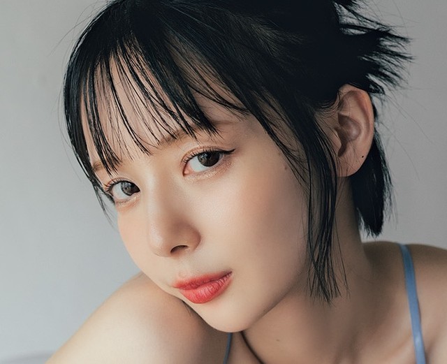 岡田紗佳(撮影／東京祐　ヘアメイク／鈴木海希子 スタイリング／筒井葉子)

