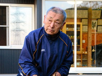 「犬のしぐさや表情で気持ち読み取る」　警察犬を４０年訓練