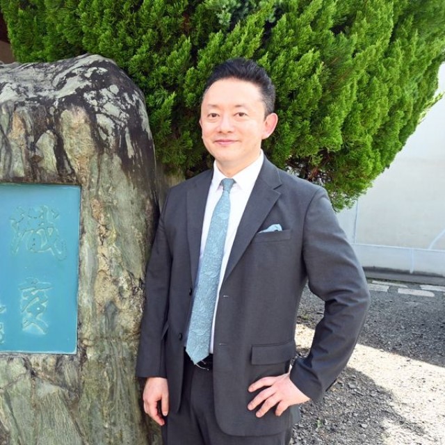 龍村美術織物の代表取締役社長・5代『龍村平藏』の龍村育さん（2026年7月撮影）