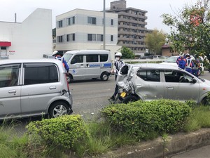 【速報】車８台ほど絡む玉突き事故　仙台・太白区国道２８６号　８人けが