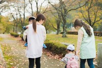 公園で園児を遊ばせていた際、50代くらいの男性から“匿名のクレーム”が入ったという投稿が話題に（photoACより「FineGraphics」さん撮影、イメージ画像）