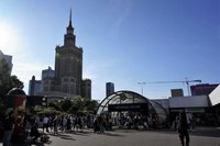 ワルシャワ市中心部。左の建物は、冷戦時代に建てられた文化科学宮殿＝2023年6月3日、荒ちひろ撮影