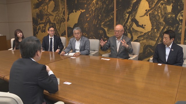 香川県知事を表敬訪問した外国人材支援団体