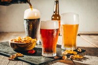 クラフトビールのイメージ（anaumenko/stock.adobe.com）