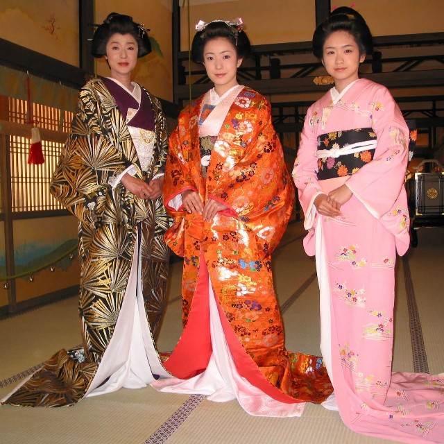 （左から）浅野ゆう子、菅野美穂、池脇千鶴＝2003年