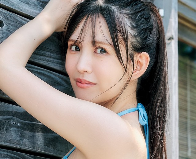 岡本彩夏（撮影：高橋慶佑　ヘアメイク：海瀬志津奈（JULLY）　スタイリング：鮎川恵子）