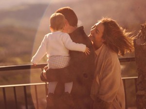 抱きしめて、顔をうずめて、家族にベッタリ。これが私の感謝の示し方