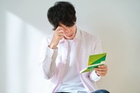 同年代と比べて自分の貯蓄が「少ない」と感じている人が約8割　※画像はイメージです（TAGSTOCK2/stock.adobe.com）