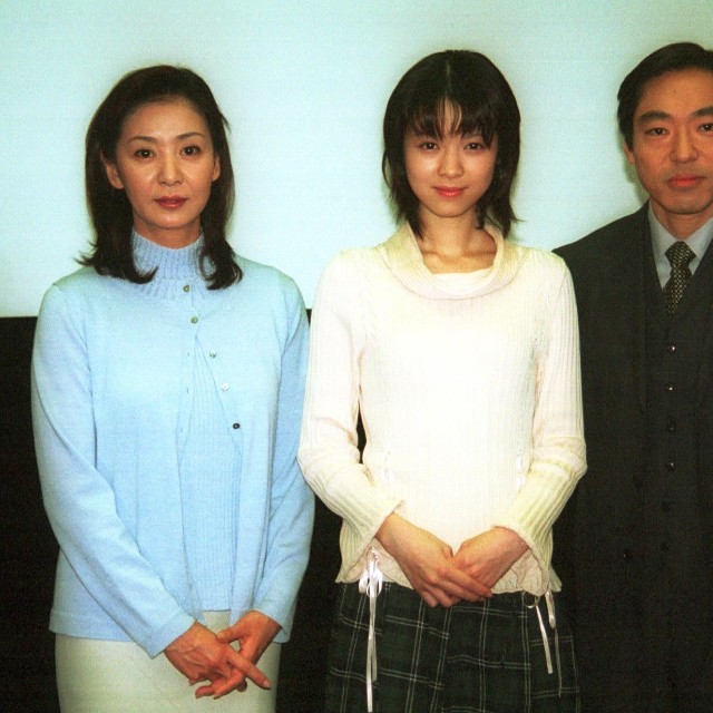 （左から）片平なぎさ、藤澤恵麻、香川照之＝2004年
