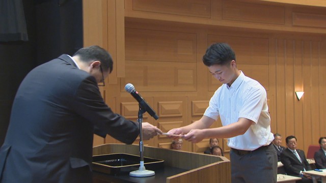 ゴルフ／西山陽斗さん　交付式　高松市番町　19日