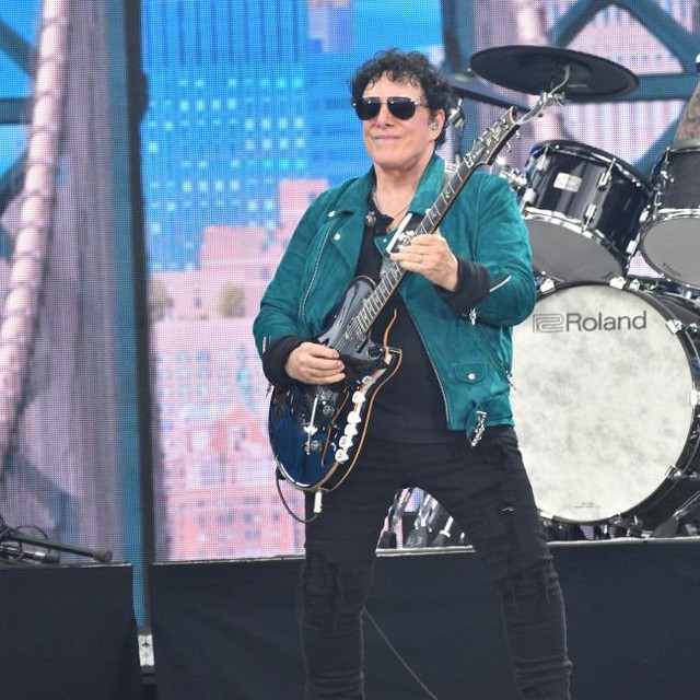 ニール・ショーン