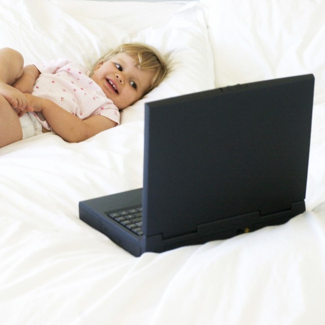 スマホやタブレット、パソコンのスクリーンを見続けている子供たちの脳が小さい!?