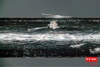 ガラス繊維の端が飛び出てしまっています「ガラス繊維強化プラスチックによるけがに注意！」報道発表資料より）