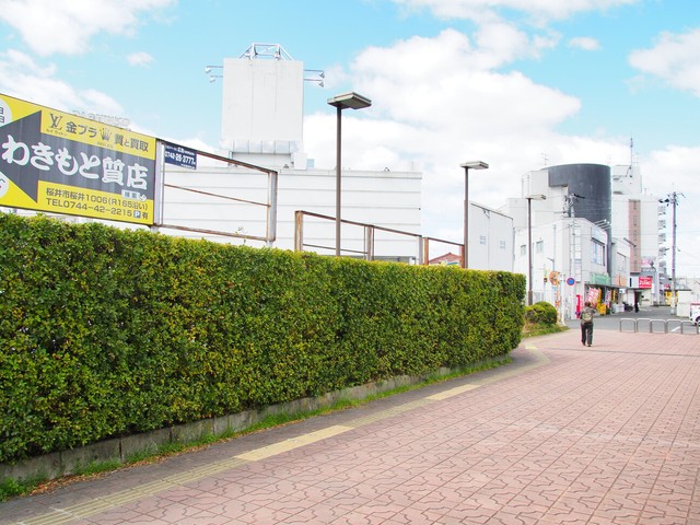 駅南側はロータリーはない