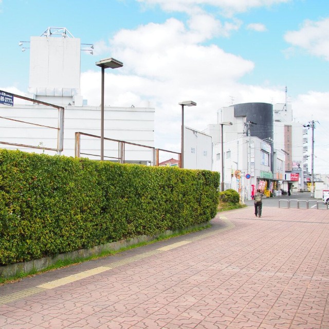 駅南側はロータリーはない