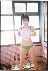 頓知気さきなフォトスタイルブック『また明日！』（C）光文社　撮影・松岡一哲