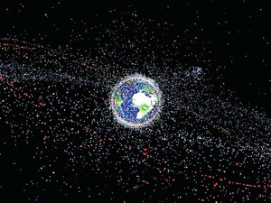 頭上から落ちてくる巨大な「宇宙ごみ」 激化する開発競争が招く野放しの危機
