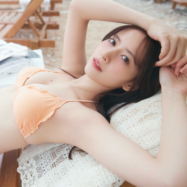 金川紗耶1st写真集（タイトル未定、DONUTS/主婦の友社）先行カット