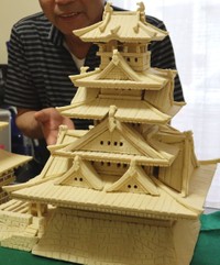 高野豆腐を２００個使ってつくった大阪城