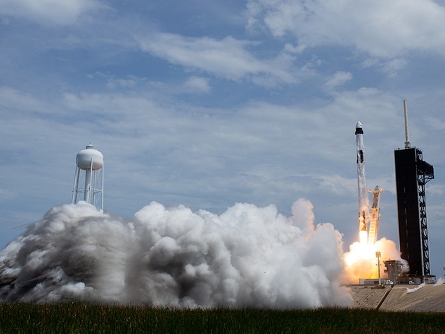 変わる 宇宙開発のゲーム 新しい時代を開いたspacex 朝日新聞globe