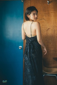 すみぽん（高倉菫）さんの写真集「すみぽん1st写真集『offcourt』」（撮影：東京祐）
