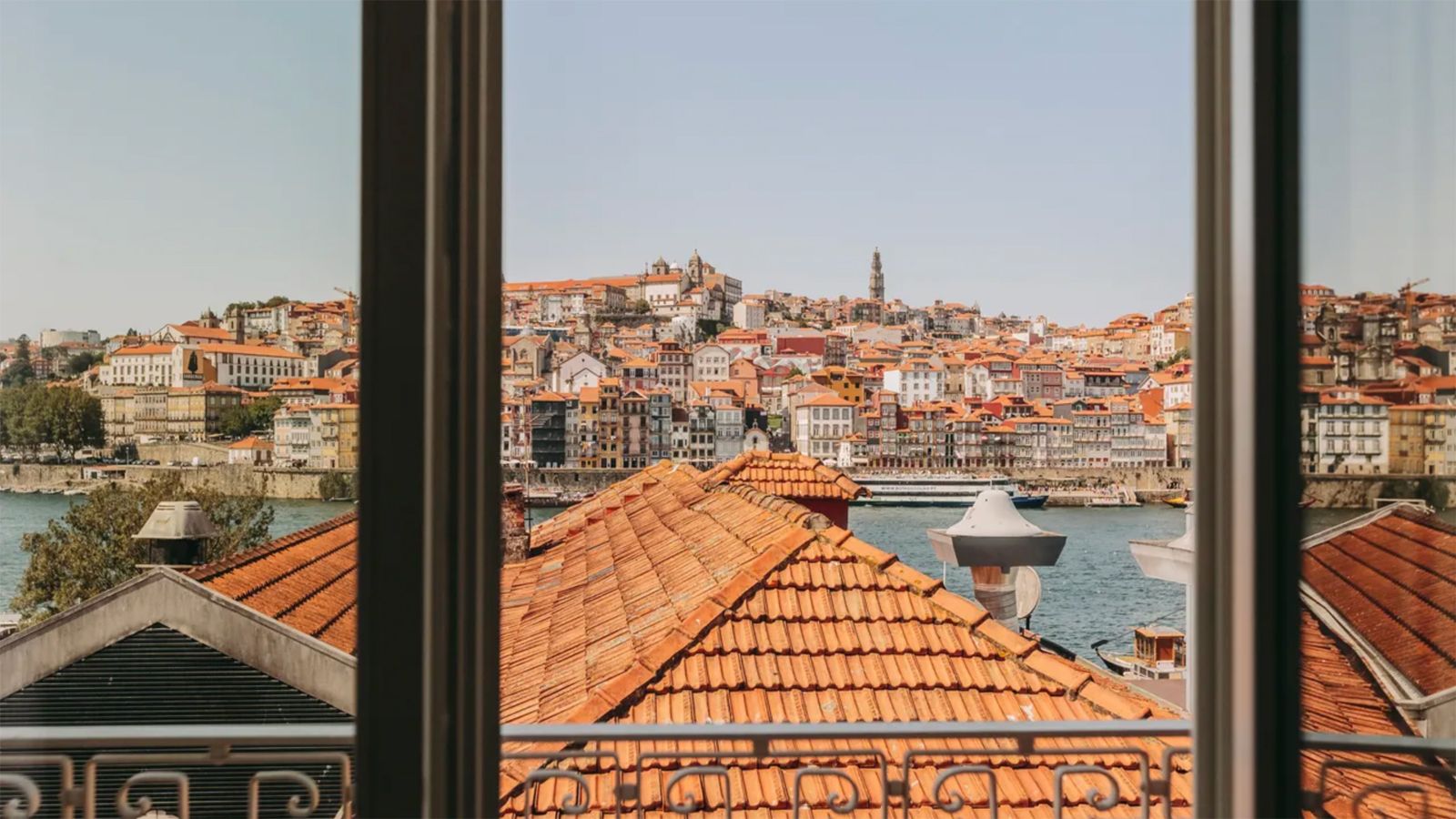 世界遺産の街ポルトで絶景宿に泊まり、<br>地元酒場やモツ煮込みを楽しむ旅