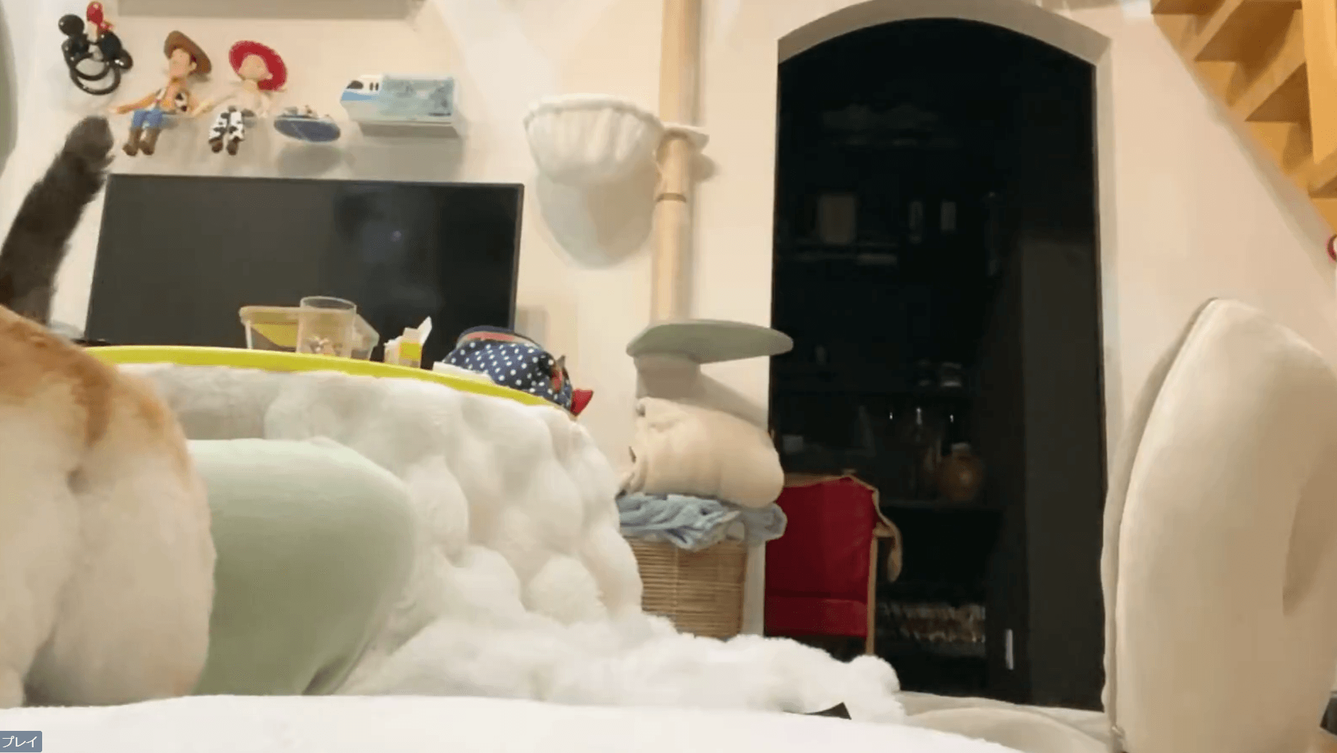 押し倒されるママさん