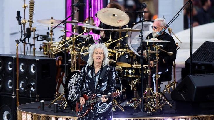 クイーン、フレディ・マーキュリーが歌う未発表曲リリース：朝日新聞