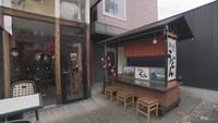 「めりけんや伏石店」のテラスに移設された「連絡船うどん」の屋台