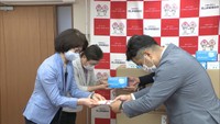 「少しでもお力になれたら」　岡山県内の企業が看護協会にマスク1万枚を寄付