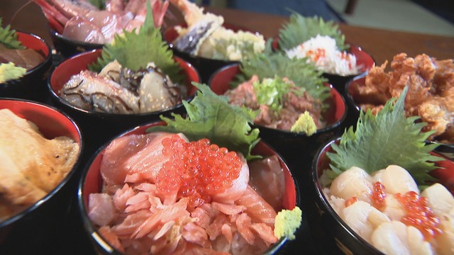 ぜいたくな海鮮丼セット　ホタテやサーモン、カンパチなど10種類から好きなものを　香川【ほっとマルシェ】