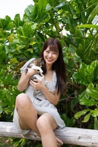 福田ゆあ写真集『忘れ方を知らない』（撮影：野澤亘伸　発行・発売：大洋図書）